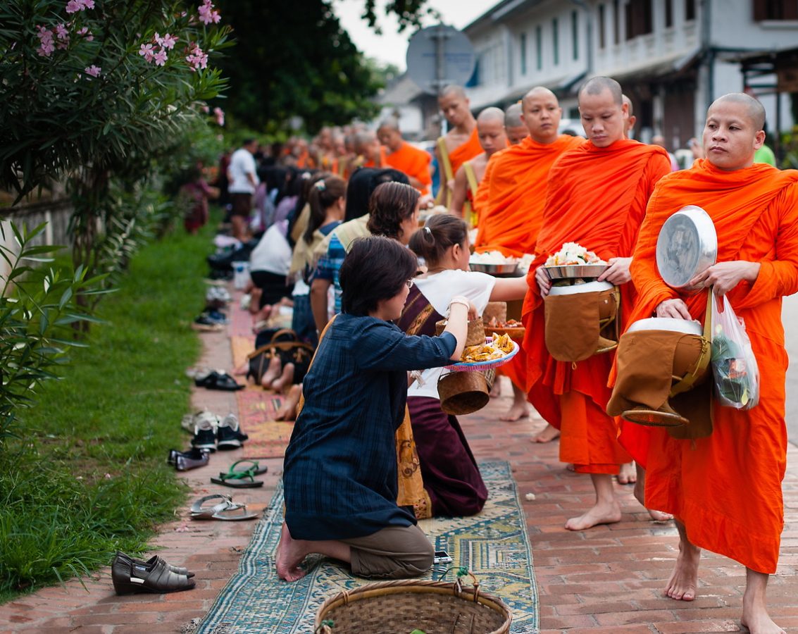 luang prabang-monks